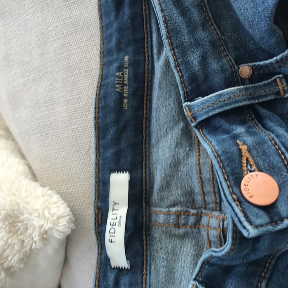 Fidelity Jeans - Picture 3 of 4